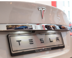 Are Auto Pilot Vehicles Safe on the Road?